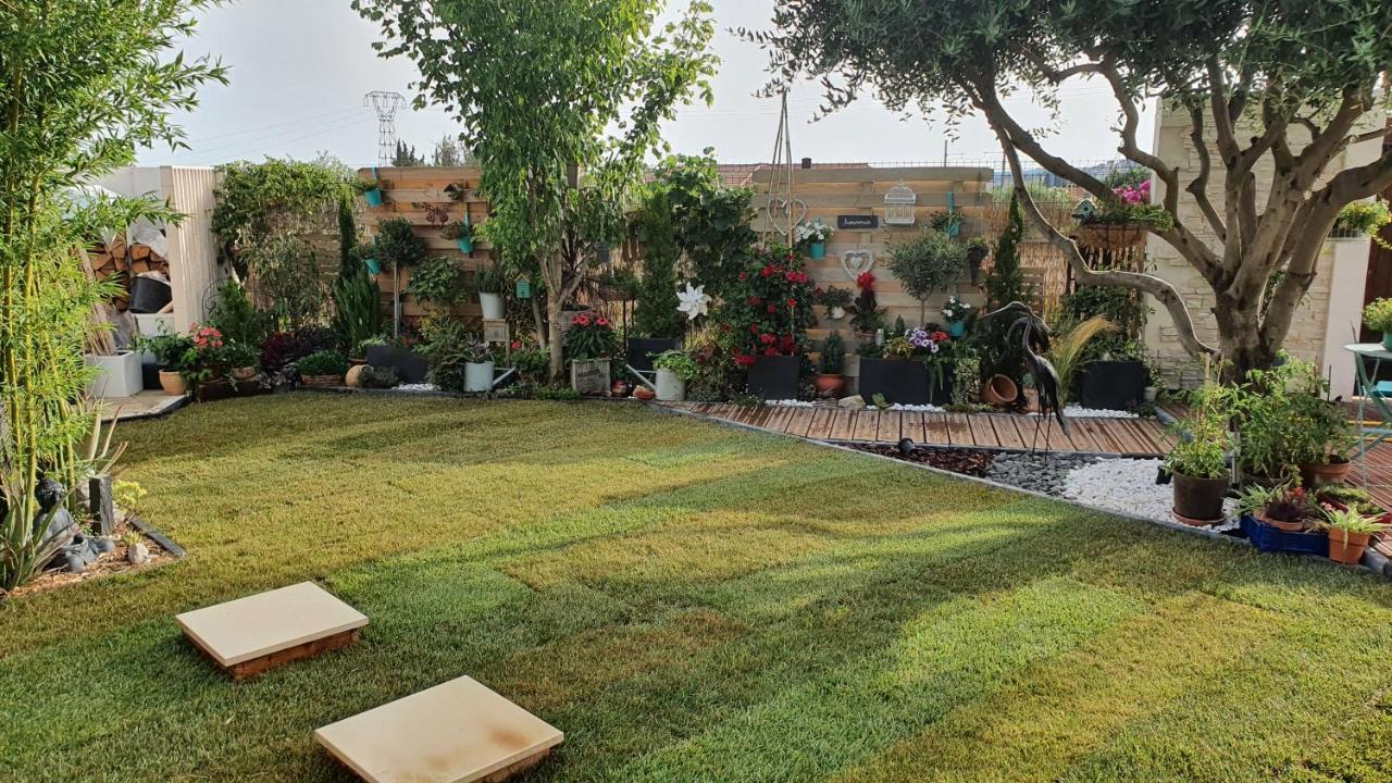 Bed and Breakfast Le Petit Coin De Provence à Beaucaire  Extérieur photo