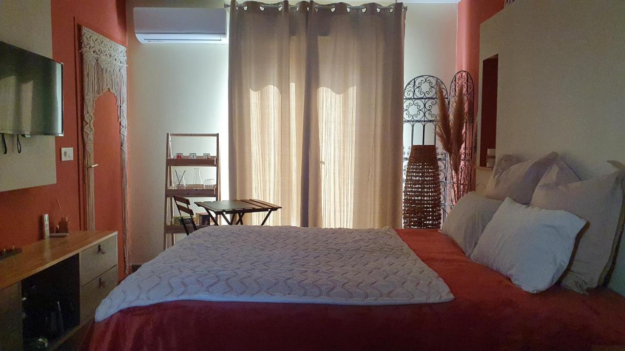 Bed and Breakfast Le Petit Coin De Provence à Beaucaire  Extérieur photo
